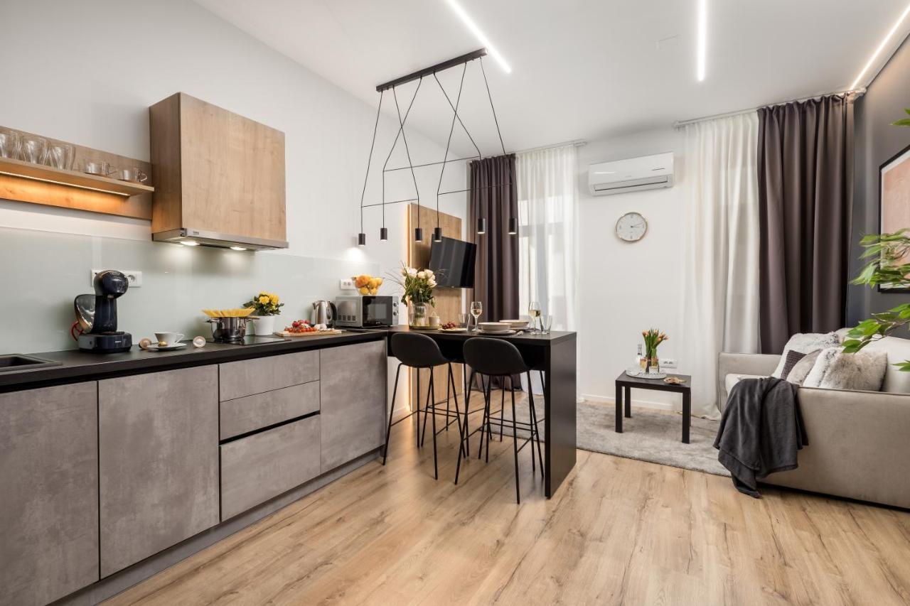 Saint Vitus Apartments With Balcony Риека Экстерьер фото